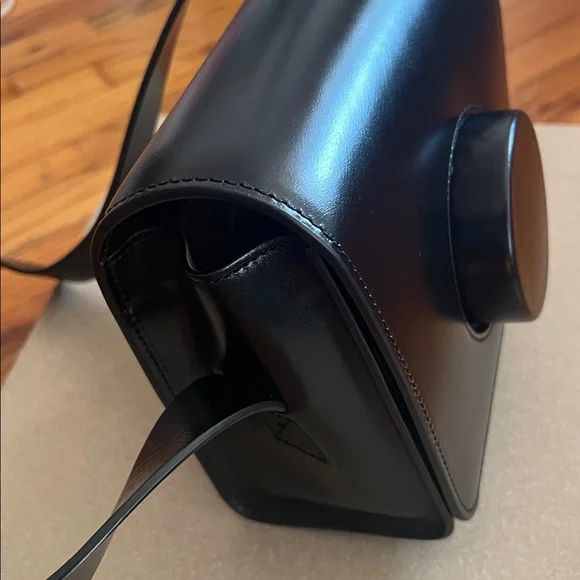 Lemaire camere bag black with dustbag and box in EUC-almost new - Picture 8 of 15